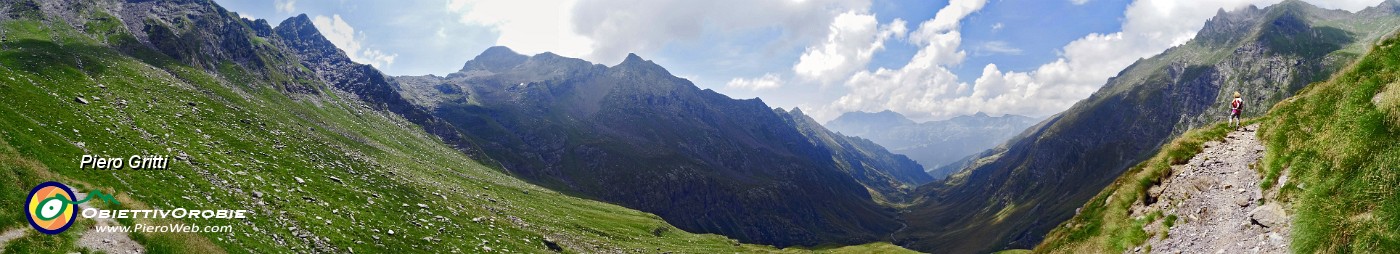 33 Dal sentiero 410 a quota 2000 vista sulla Valle del Gleno .jpg